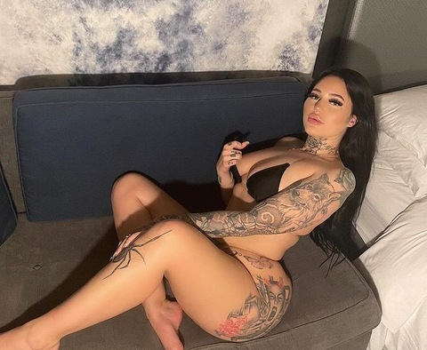 alexismariee onlyfans leaked picture 2
