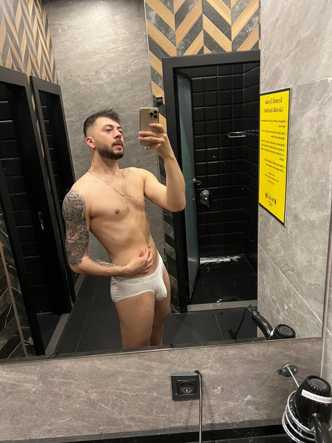 arasevent35 onlyfans leaked picture 1