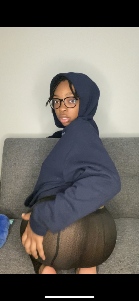 ayoooolucyyy onlyfans leaked picture 1