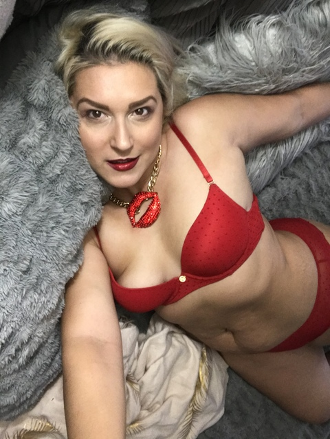 cammiecummin4u onlyfans leaked picture 1