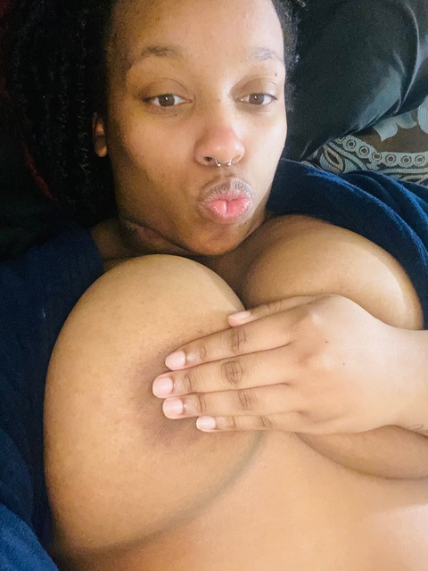 carmelsundae187 onlyfans leaked picture 2