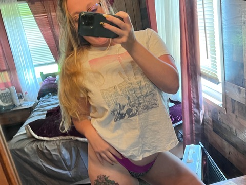 caseykisses onlyfans leaked picture 1