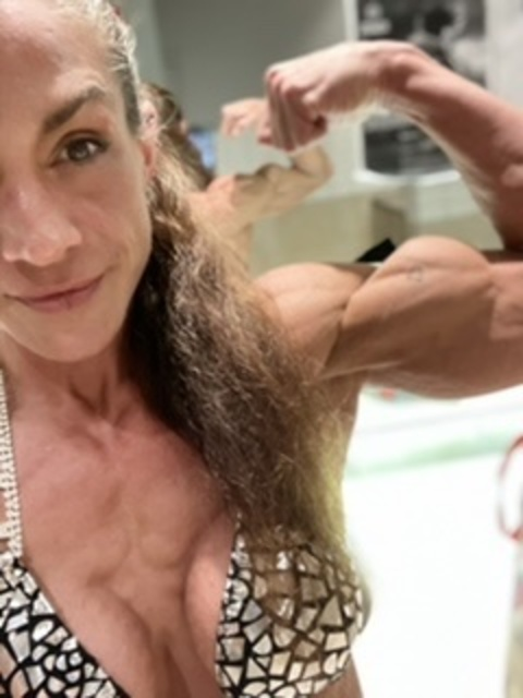 christyresendes onlyfans leaked picture 1