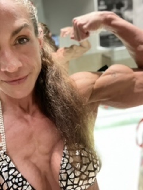 christyresendes onlyfans leaked picture 2