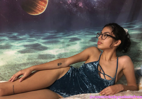 cosmicbabynebulafree onlyfans leaked picture 1