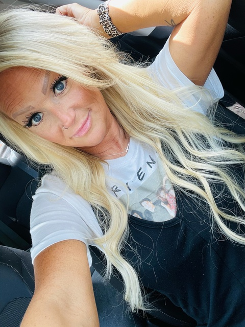 daphnelove1974 onlyfans leaked picture 2