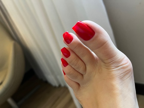 feetbraga onlyfans leaked picture 2