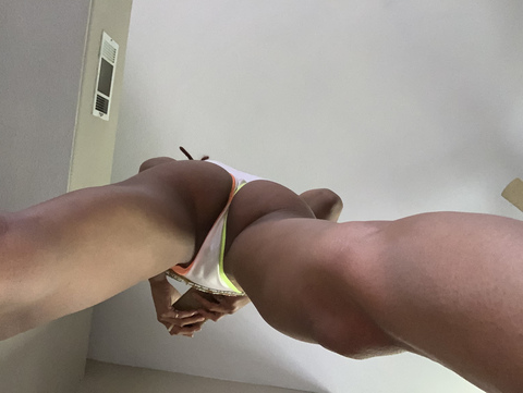 fin3applesss onlyfans leaked picture 2