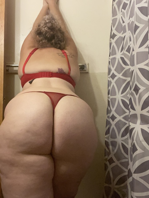 hottmommas69 onlyfans leaked picture 1