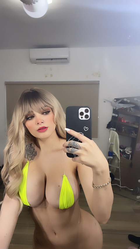 karelyruizoficial onlyfans leaked picture 1