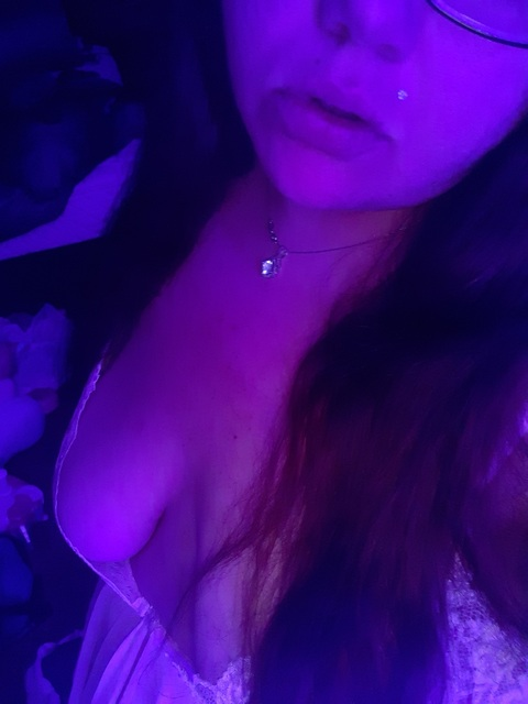 lovelycurves1723 onlyfans leaked picture 1