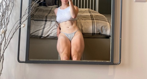 sarahnicool onlyfans leaked picture 2