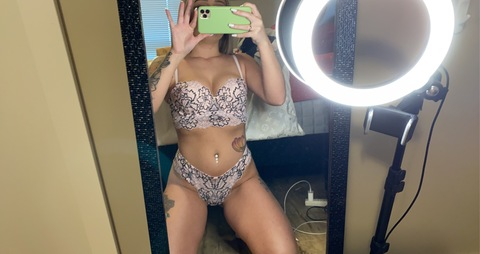 shayyyyxo onlyfans leaked picture 2