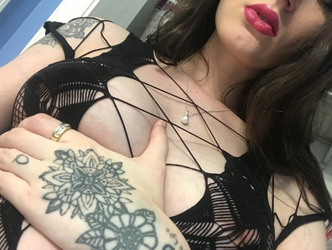 theshylaray onlyfans leaked picture 2